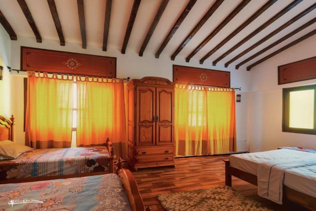 Dar Casa Plasa Grande เชฟชาอูน ภายนอก รูปภาพ